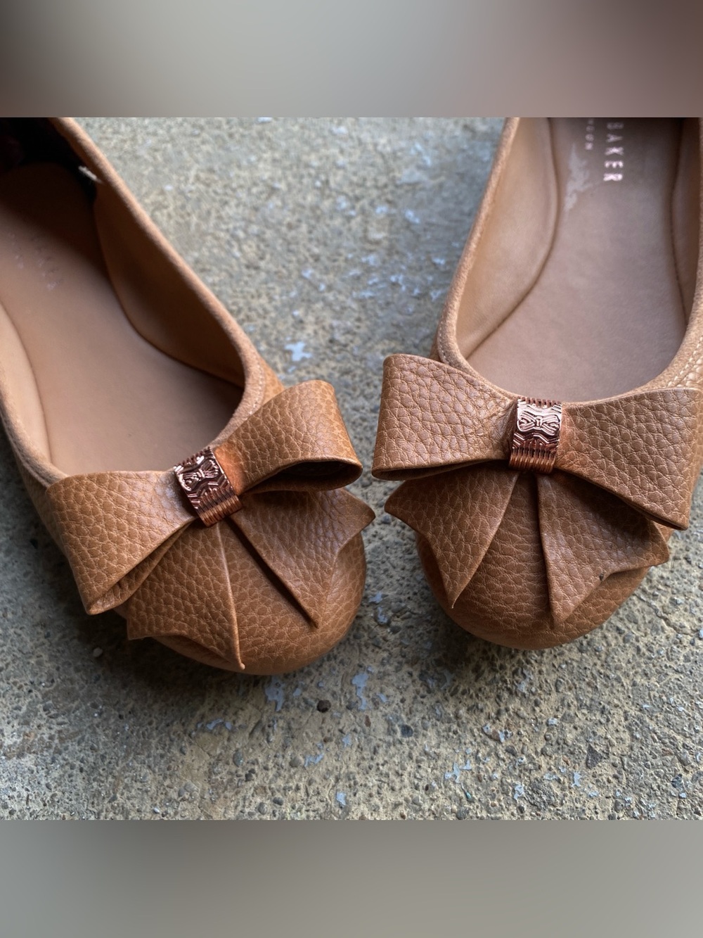 Ted Baker Tan Bow Ballet Flats Size 5.5